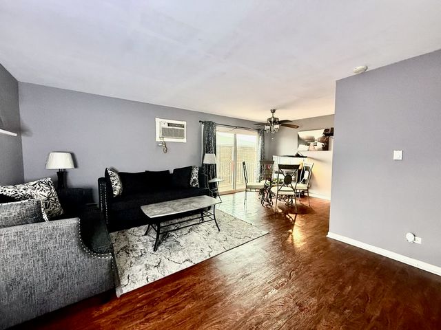 15804 Terrace Drive R03, Oak Forest, IL 60452