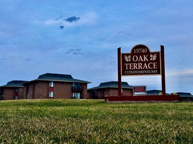 15804 Terrace Drive R03, Oak Forest, IL 60452