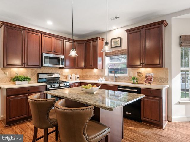 111 KNOLL DR, Collegeville, PA 19426