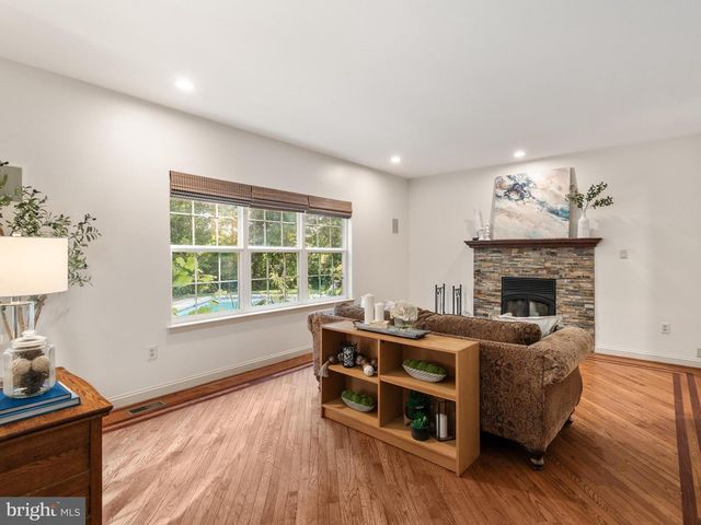 111 KNOLL DR, Collegeville, PA 19426