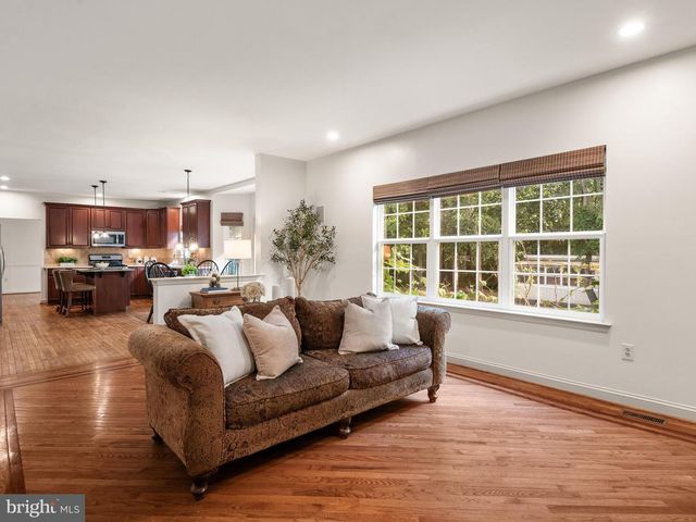 111 KNOLL DR, Collegeville, PA 19426