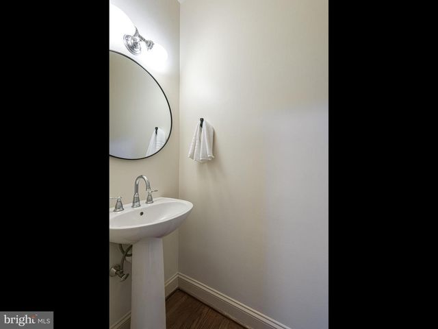 111 KNOLL DR, Collegeville, PA 19426