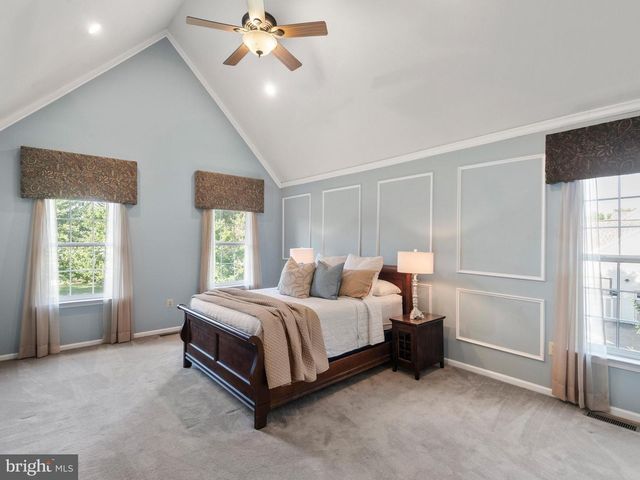 111 KNOLL DR, Collegeville, PA 19426