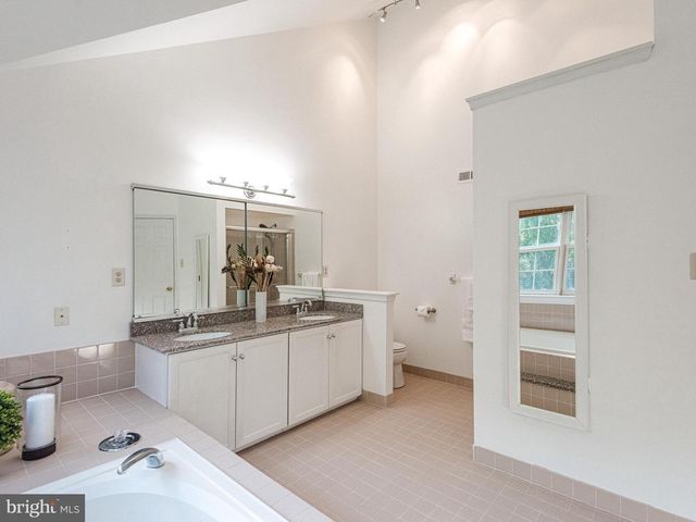 111 KNOLL DR, Collegeville, PA 19426
