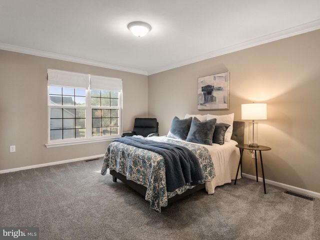 111 KNOLL DR, Collegeville, PA 19426