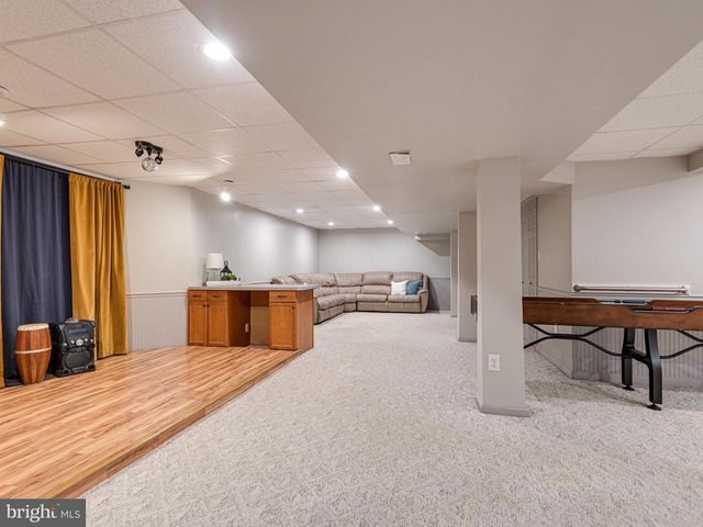 111 KNOLL DR, Collegeville, PA 19426