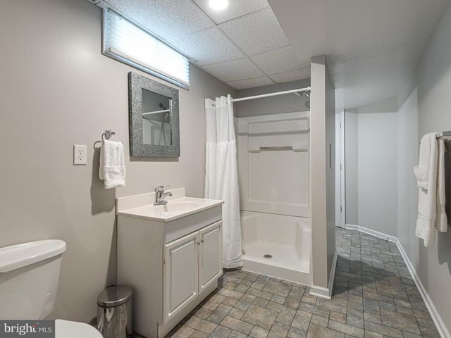 111 KNOLL DR, Collegeville, PA 19426