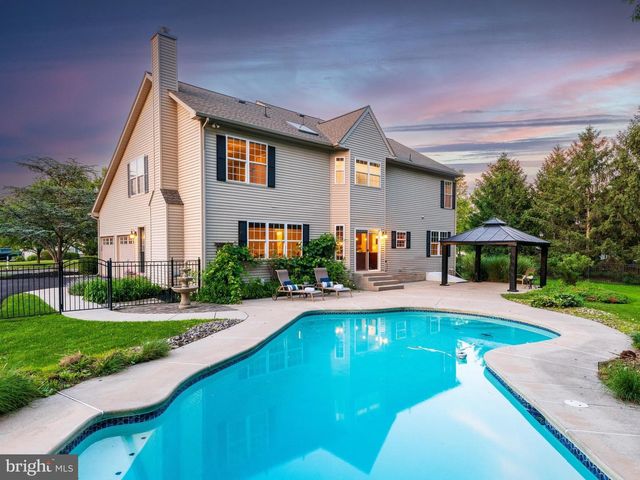 111 KNOLL DR, Collegeville, PA 19426