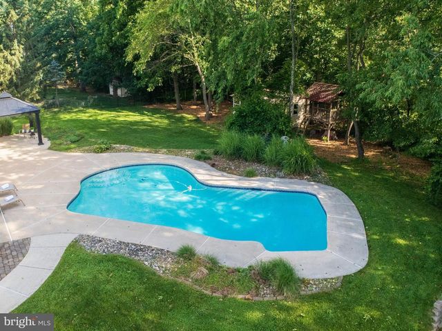 111 KNOLL DR, Collegeville, PA 19426