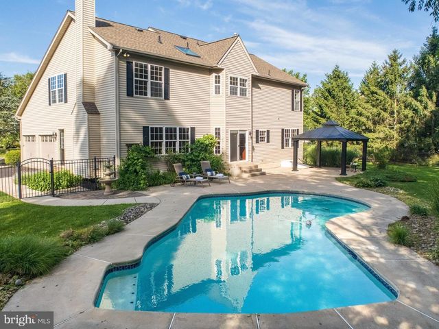 111 KNOLL DR, Collegeville, PA 19426