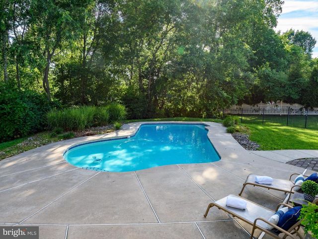 111 KNOLL DR, Collegeville, PA 19426