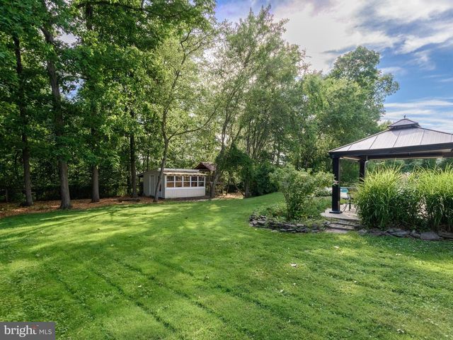 111 KNOLL DR, Collegeville, PA 19426