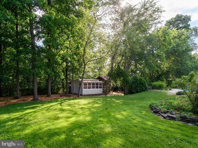 111 KNOLL DR, Collegeville, PA 19426