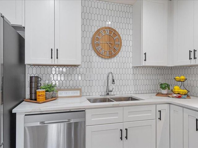 1312 Hyman LN, Austin, TX 78742