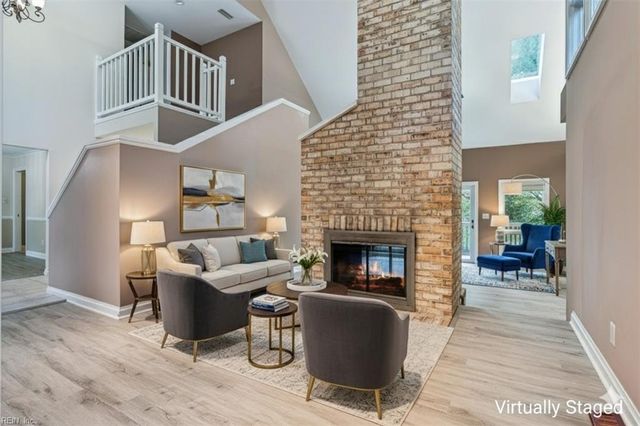812 Coverdale LN, Virginia Beach, VA 23452