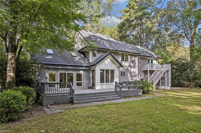 812 Coverdale LN, Virginia Beach, VA 23452