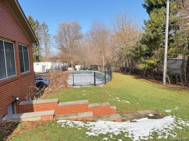 1322 N Monroe Street, Lapeer, MI 48446