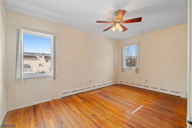 14 Pembrook Dr, Kenilworth Boro, NJ 07033