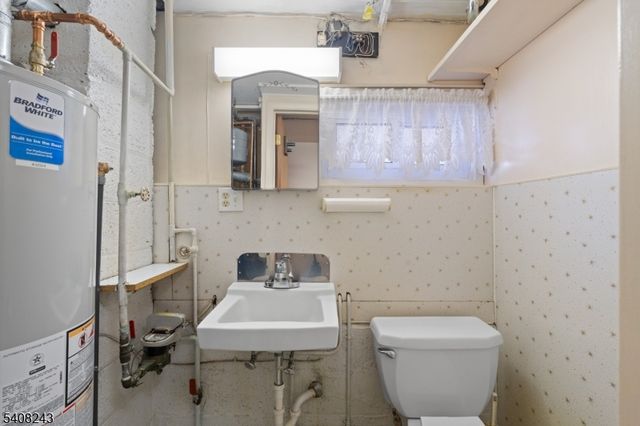 14 Pembrook Dr, Kenilworth Boro, NJ 07033