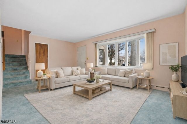 14 Pembrook Dr, Kenilworth Boro, NJ 07033