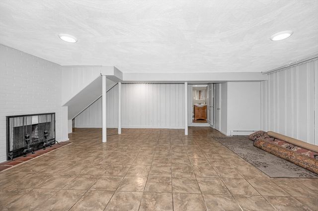 65 Ripley Rd, Medford, MA 02155