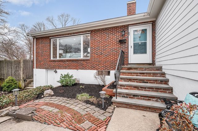 65 Ripley Rd, Medford, MA 02155