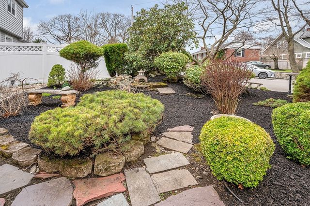 65 Ripley Rd, Medford, MA 02155