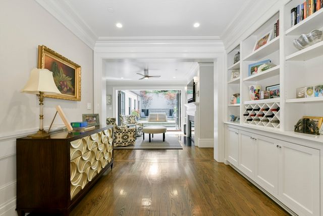 75 Hancock St, Boston, MA 02114
