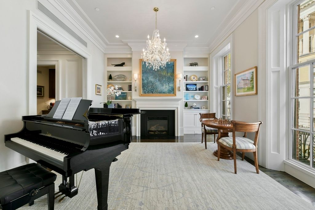 75 Hancock St, Boston, MA 02114