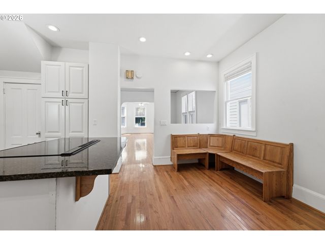 73 Ne HANCOCK St, Portland, OR 97212