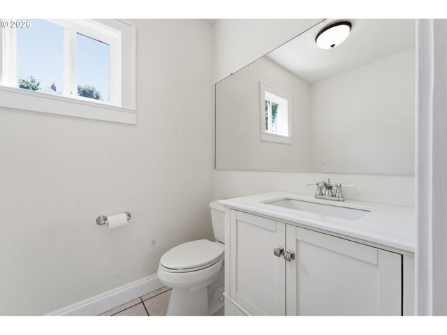 73 Ne HANCOCK St, Portland, OR 97212