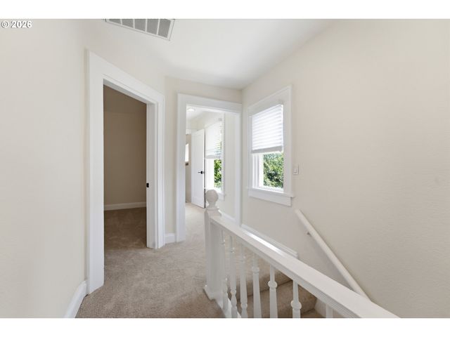 73 Ne HANCOCK St, Portland, OR 97212
