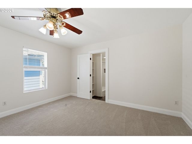 73 Ne HANCOCK St, Portland, OR 97212