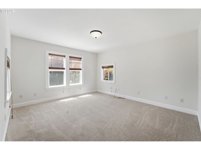 73 Ne HANCOCK St, Portland, OR 97212