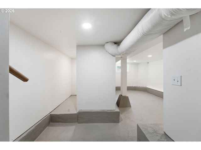 73 Ne HANCOCK St, Portland, OR 97212