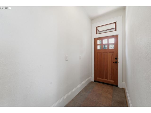 73 Ne HANCOCK St, Portland, OR 97212