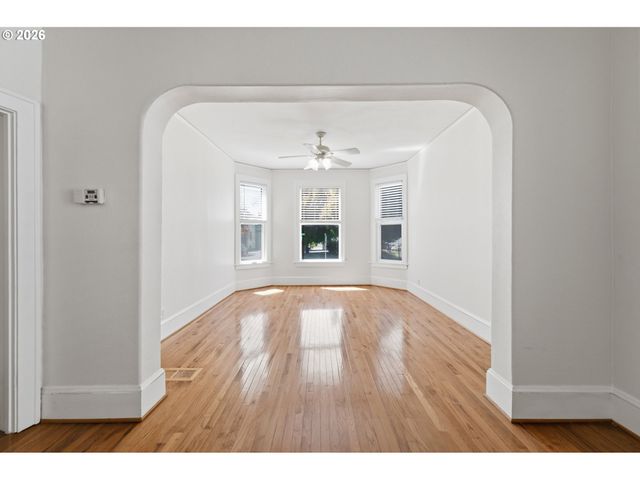 73 Ne HANCOCK St, Portland, OR 97212