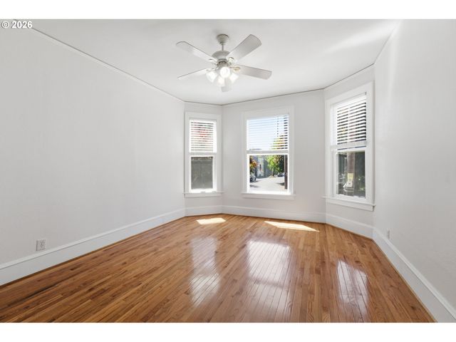73 Ne HANCOCK St, Portland, OR 97212