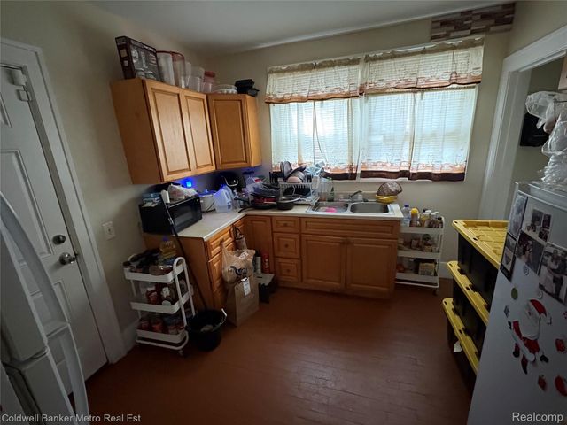 22 Steinbaugh Court, Pontiac, MI 48341