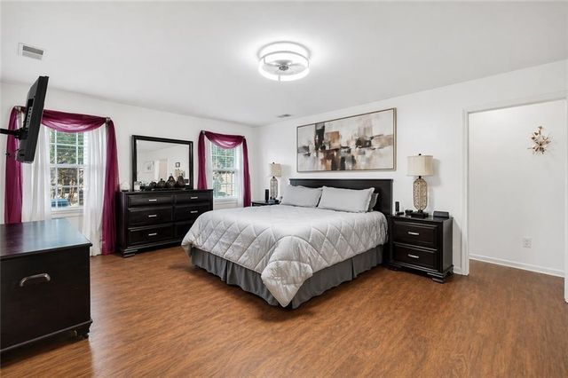 211 Graymist Path, Loganville, GA 30052