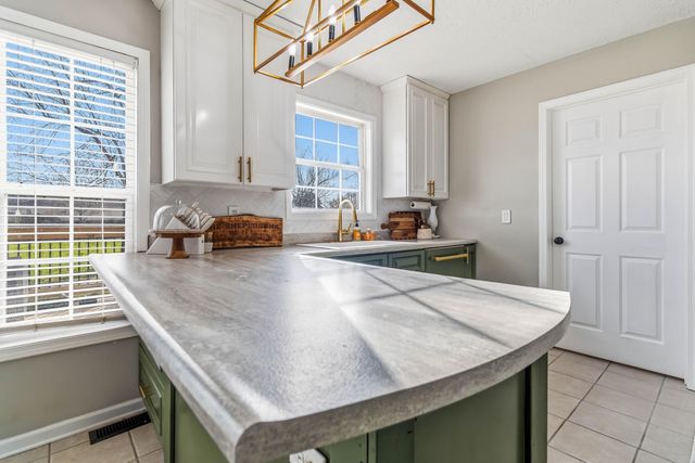 120 Country Drive, Hustonville, KY 40437