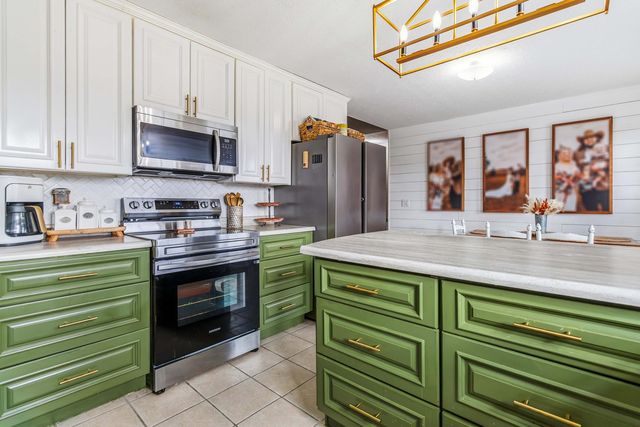 120 Country Drive, Hustonville, KY 40437