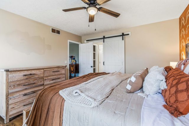 120 Country Drive, Hustonville, KY 40437