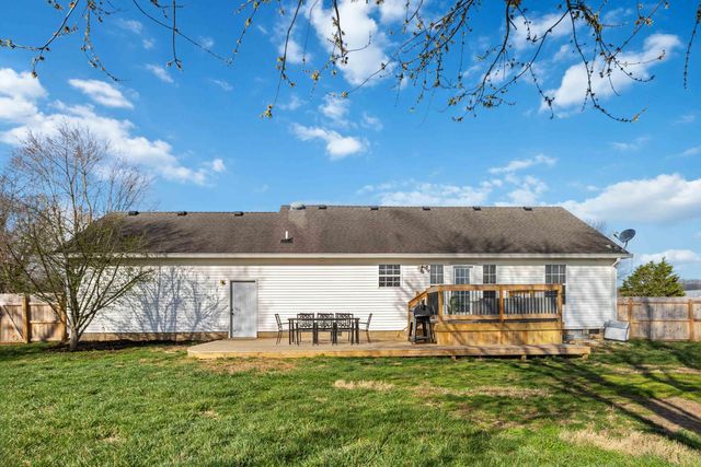 120 Country Drive, Hustonville, KY 40437