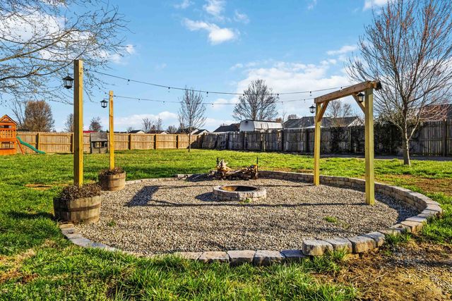 120 Country Drive, Hustonville, KY 40437