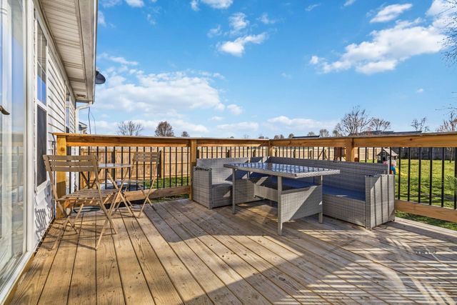 120 Country Drive, Hustonville, KY 40437