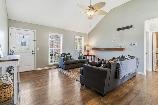 120 Country Drive, Hustonville, KY 40437