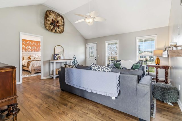 120 Country Drive, Hustonville, KY 40437