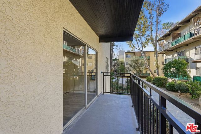 5460 White Oak Avenue G111, Encino (los Angeles), CA 91316