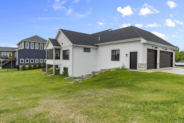 7710 Larkspur Lane, Deforest, WI 53532